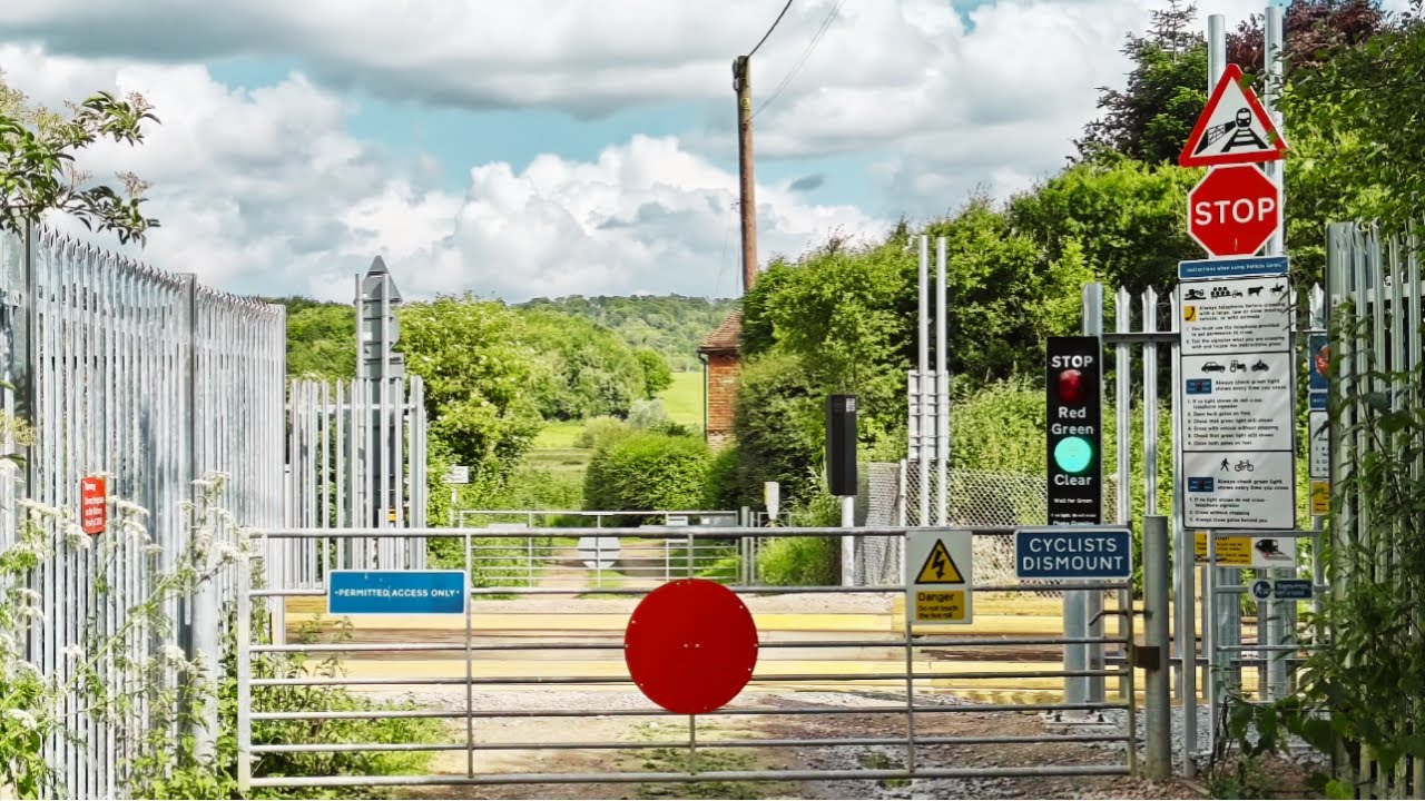 Bilting Level Crossing, Kent