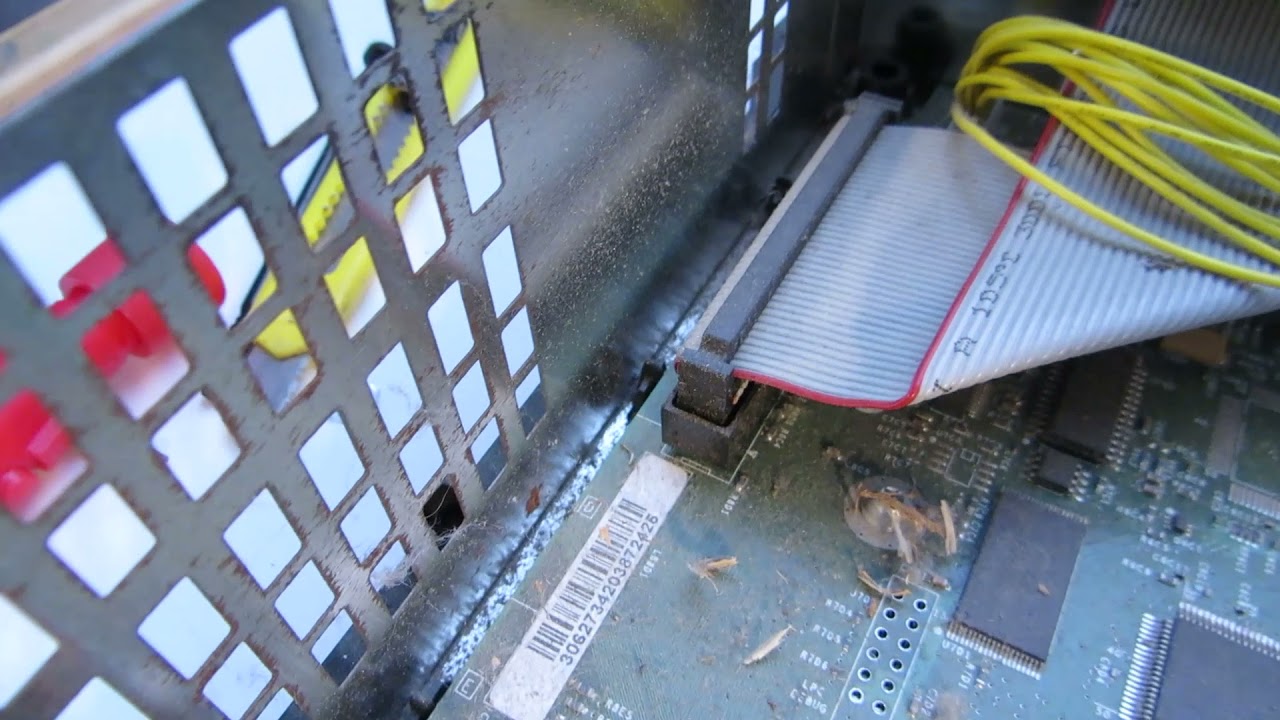 2021  Faulty Original XBOX ! Clock Capacitor Leaked & damaged the Motherboard. Another Xbox Saved !