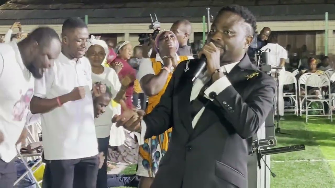 This is massive - Broda Sammy leads a stunning live ministration...