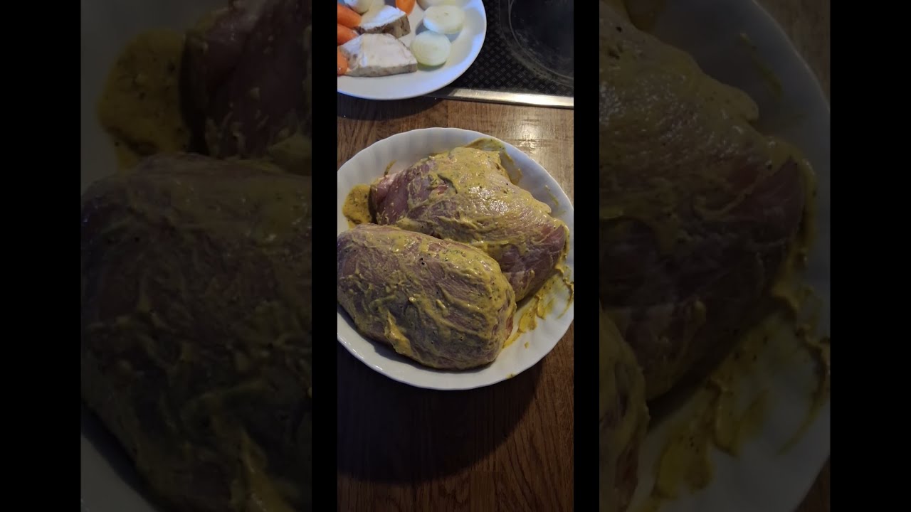 Aromatic Oven pork cushionRoast – Simple & Juicy., Aromatische Schweinenuss im Ofen