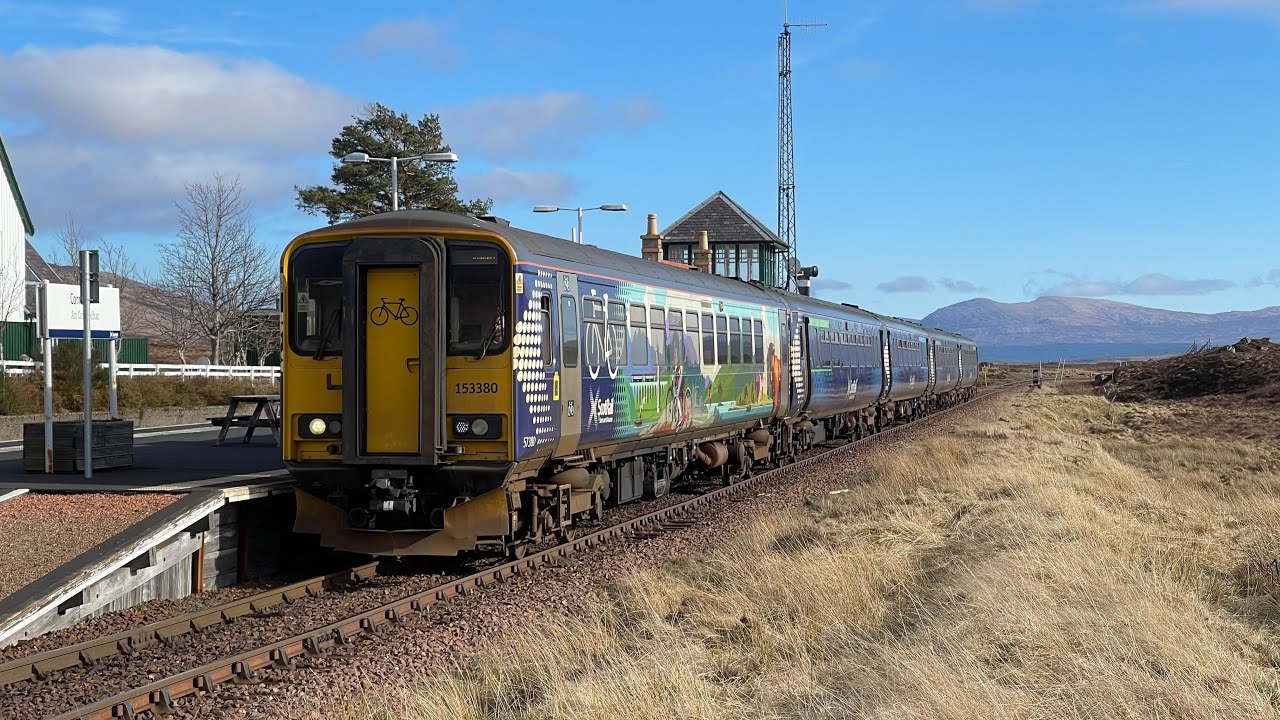 Trains at the highest station in the UK - Corrour