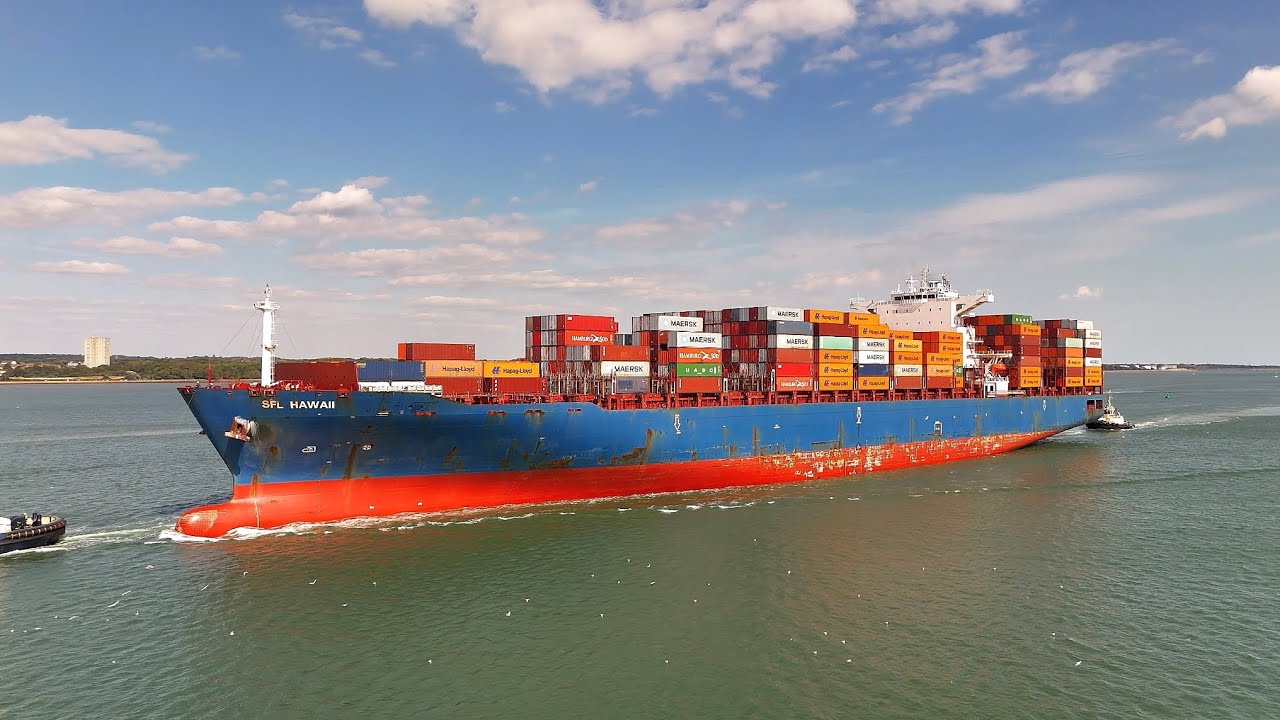 SFL Hawaii Container Ship Entering Southampton - 22 August 2025 - DJI Mini 4 - 4K