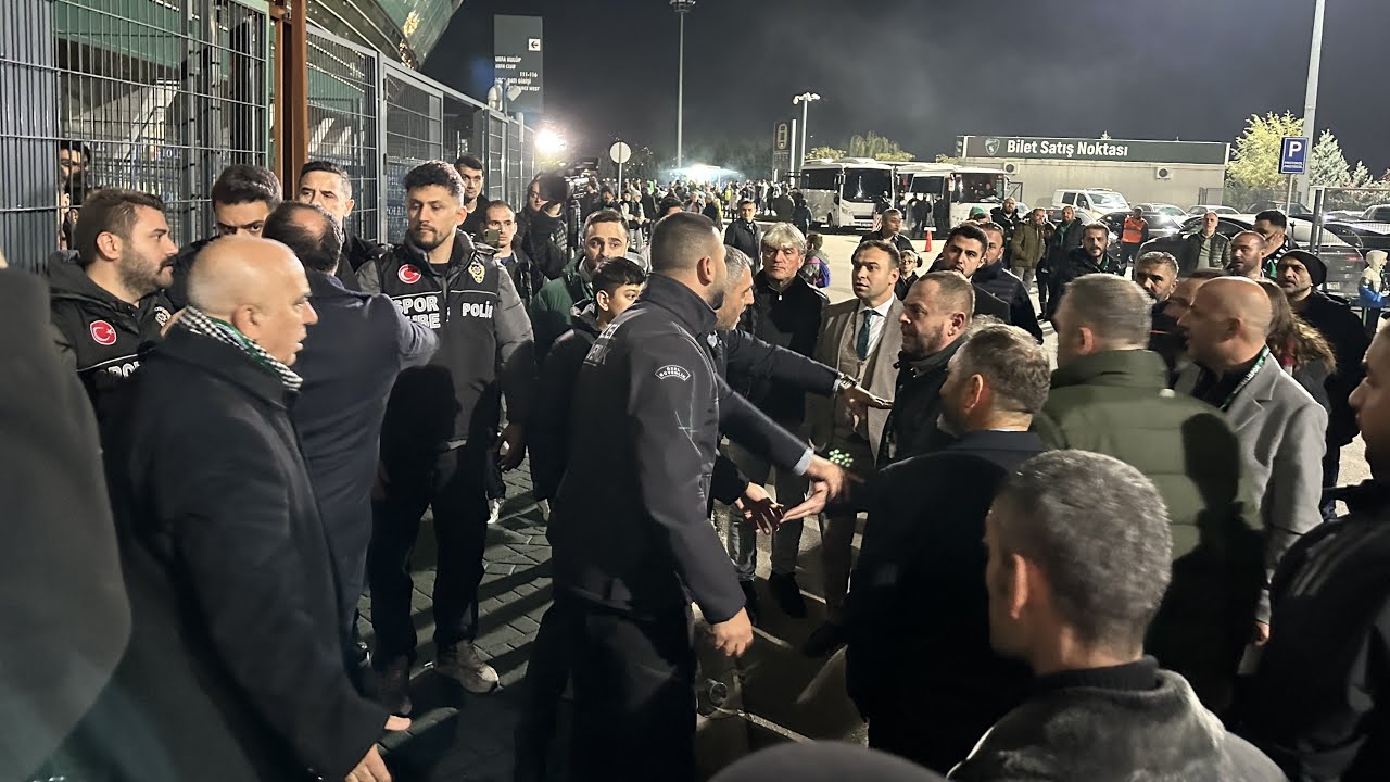 Kocaelispor'da Adanaspor maçı öncesi gerginlik! Yöneticiler ile güvenlik arasında tartışma çıktı