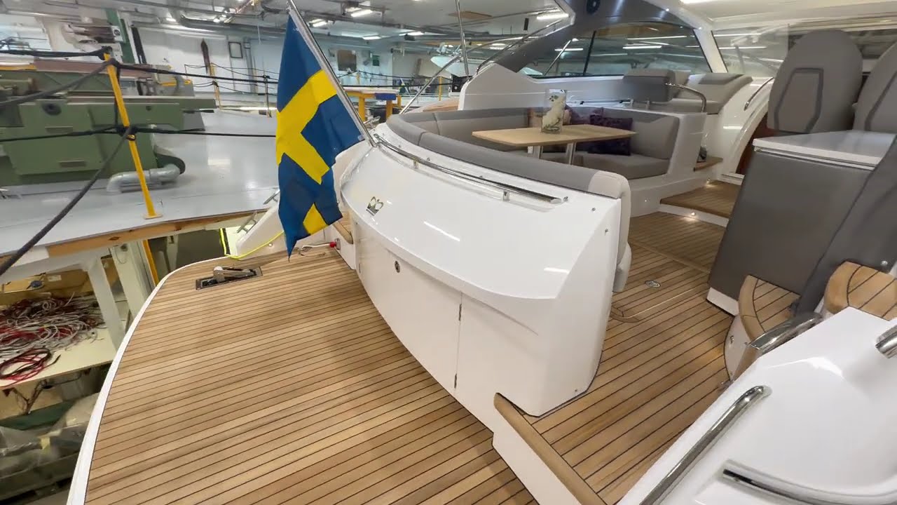 NEW 2024 Princess V40 (V40185) * SOLD