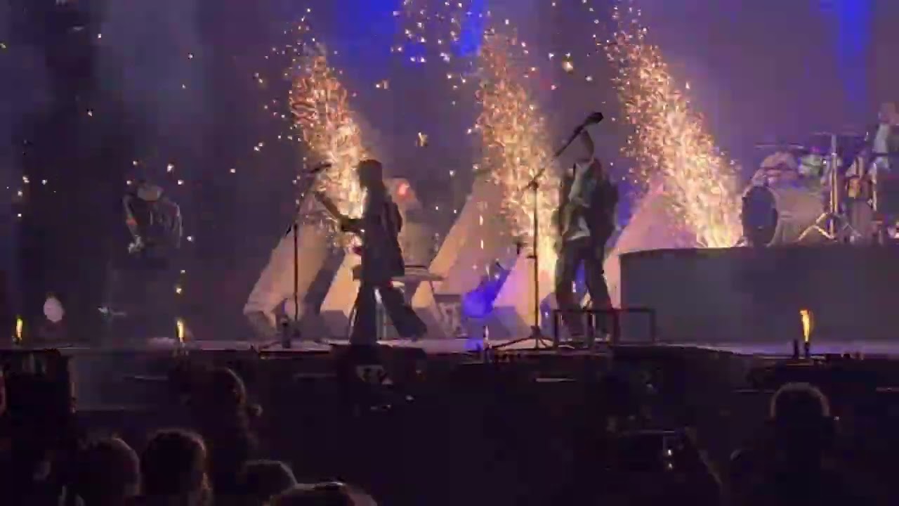Haloo Helsinki - Haloo Helsinki (Tampere, Nokia Arena 5.12.2022)