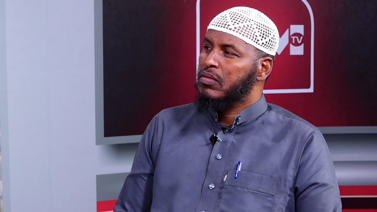 Salaada Dhexdeeda Soomaali Malagu Duceysan Karaa ? || Sheikh Cabdullaahi Barbaraawi《حفظه الله》