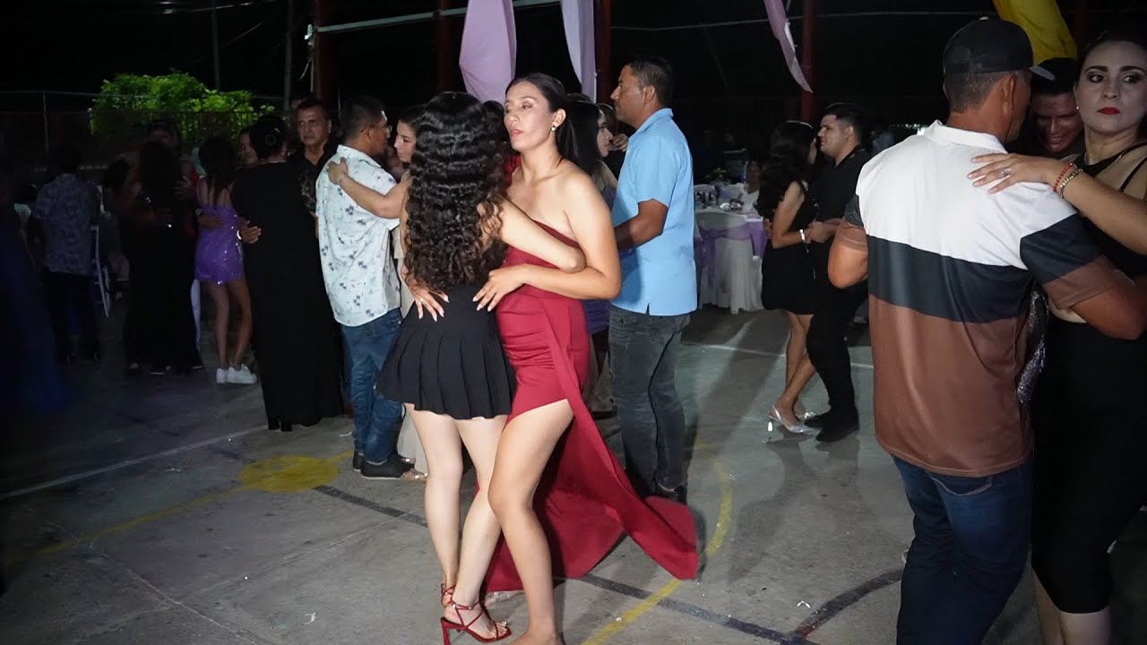 SIGUEN LOS BUENOS BAILES ACA EN GUERRERO - 15 AÑOS EN ARROYO GRANDE GRO