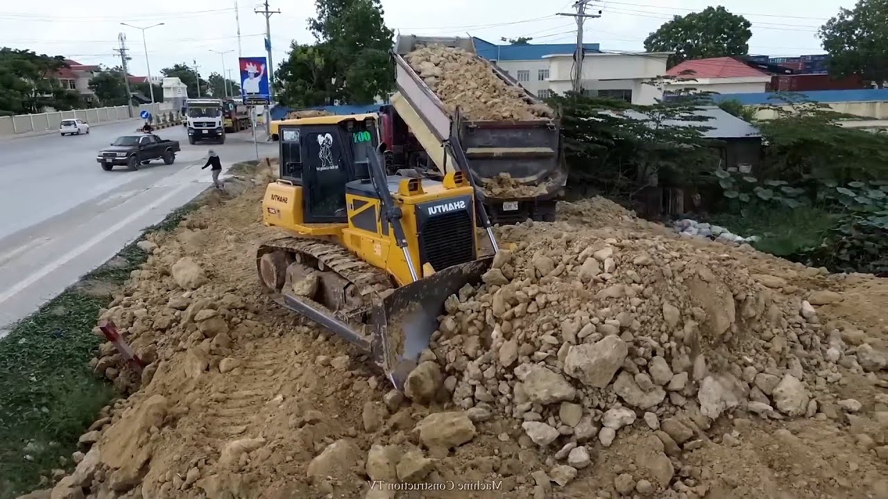 Entire Project: SHANTUI Pushing Large Soil Into Water and Draining the Lake