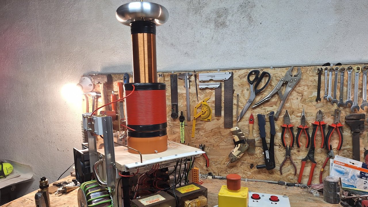 Vacuum Tube Tesla Coil with the GU81M