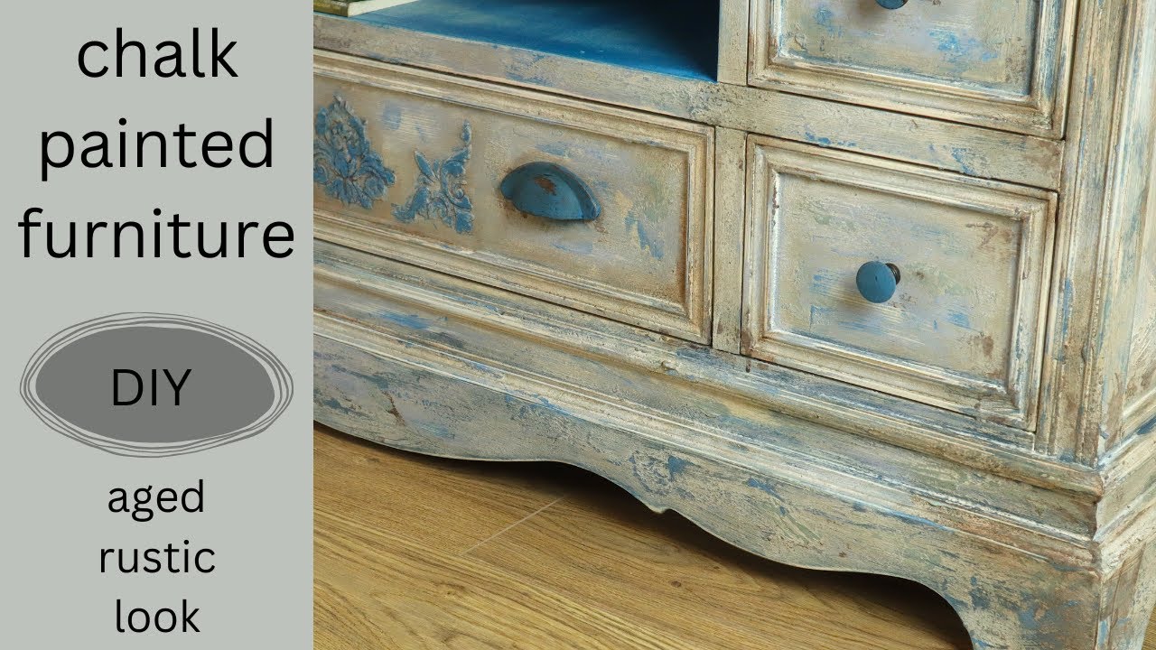 How to Create Texture and Aged Effect with Annie Sloan Chalk Paint. Furniture Makeover