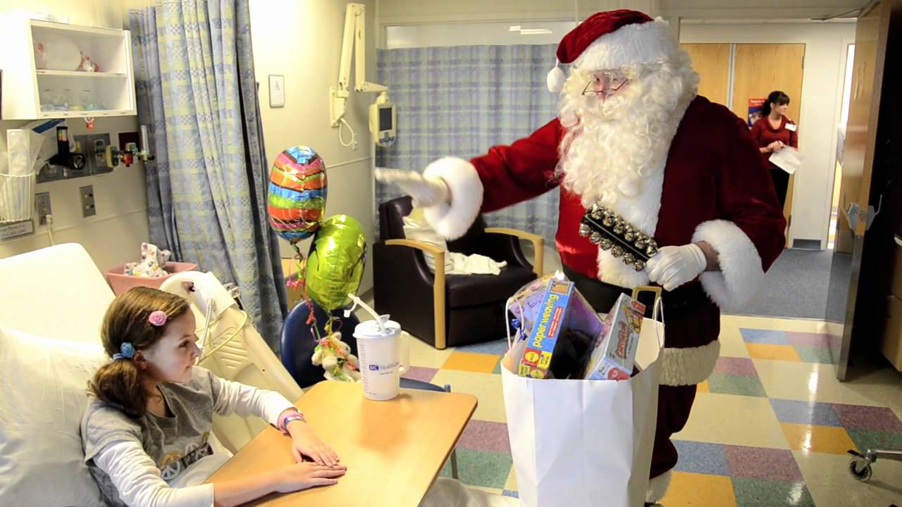 Santa visits St. Louis Children's Hospital