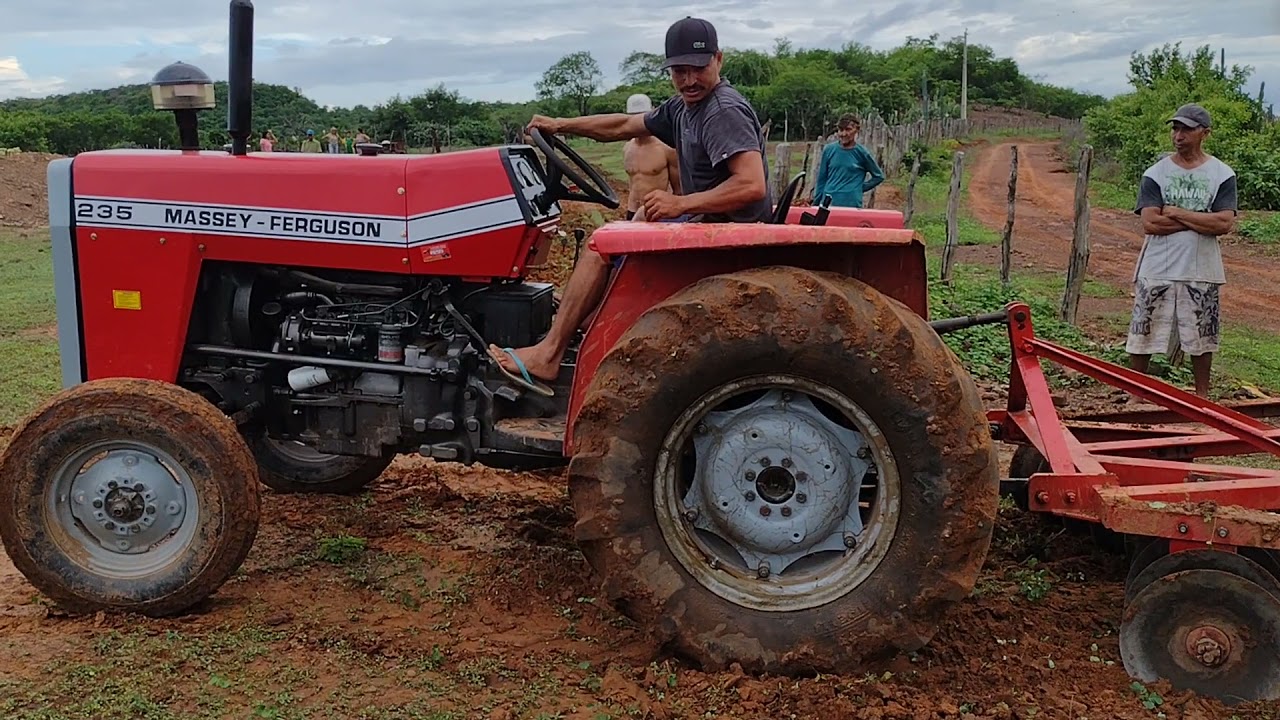 MF 235 com grade peixinho #masseyferguson