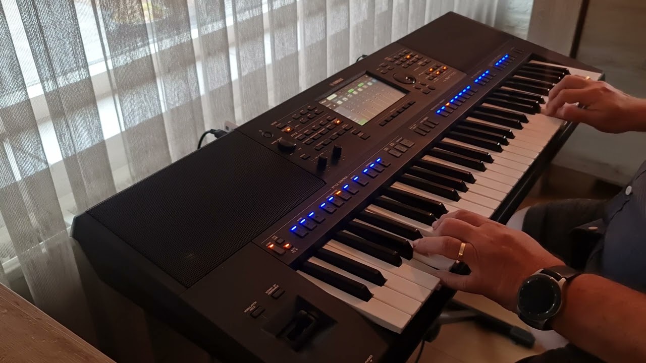 Olivia Newton -John  -  Xanadu  Yamaha psr sx 700