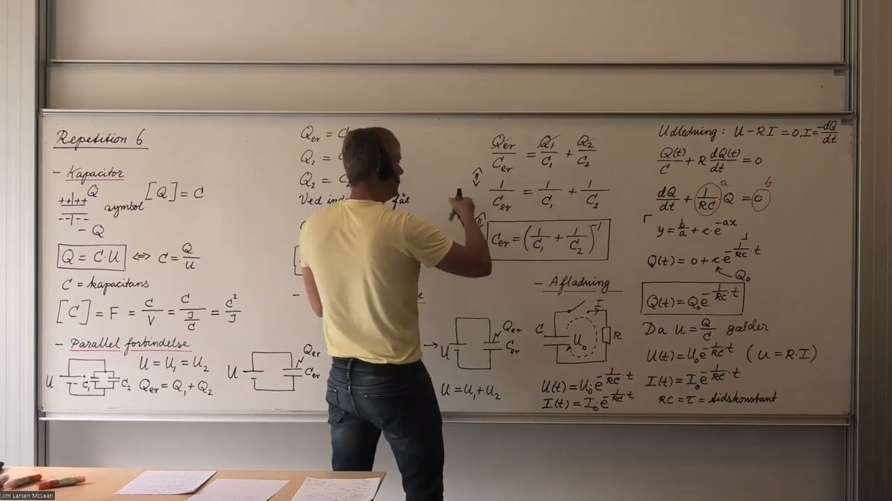 Fysik A Kapacitorteori serie og parallel og afladning