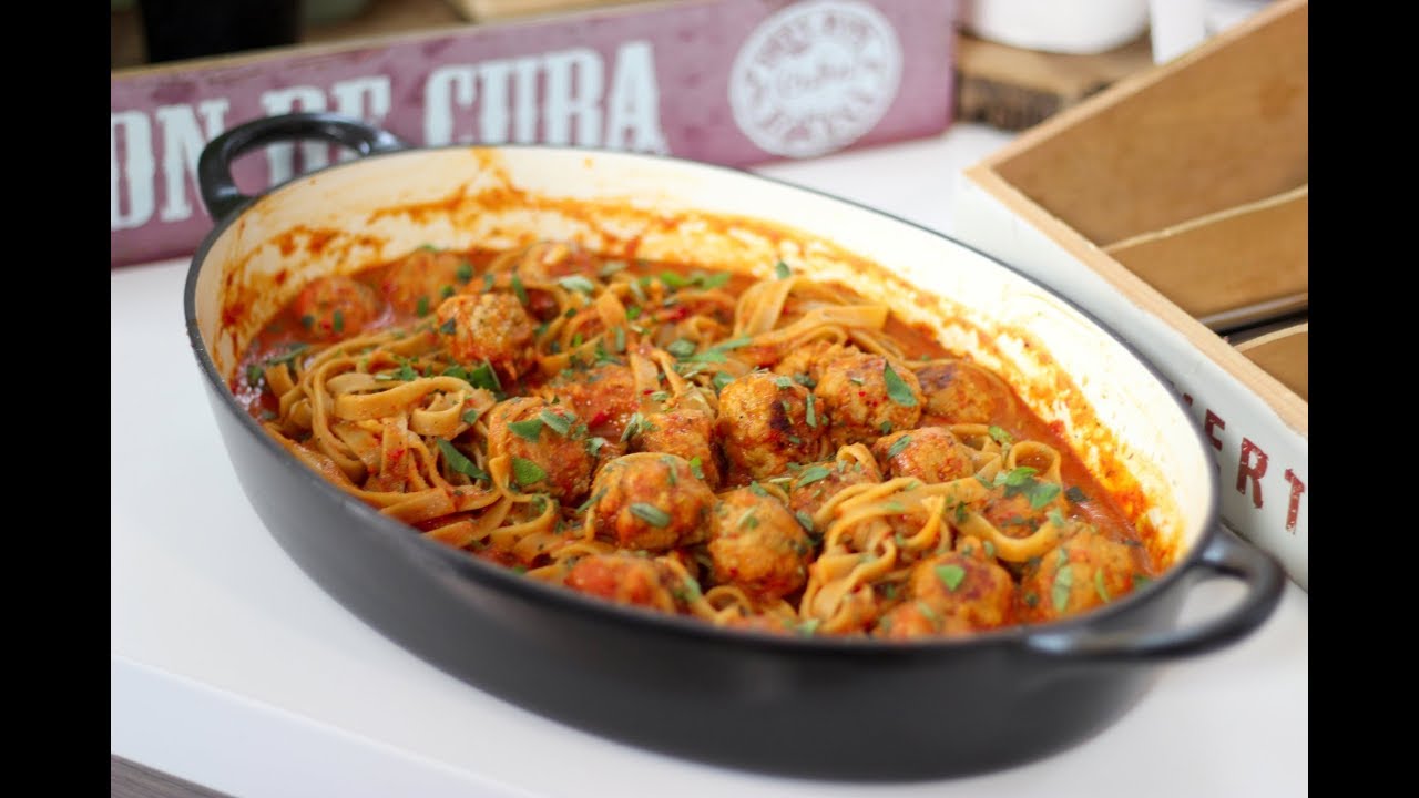 Pasta & Risotto: Tagliatelle met gehaktballetjes en geroosterde paprika