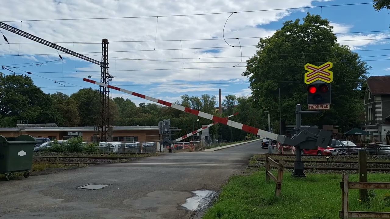 Železniční přejezd Bílina kyselka