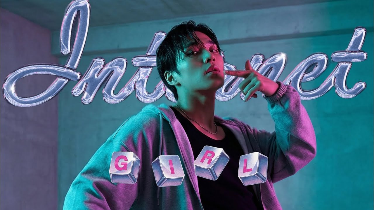 Internet girl - @katseyeworld 