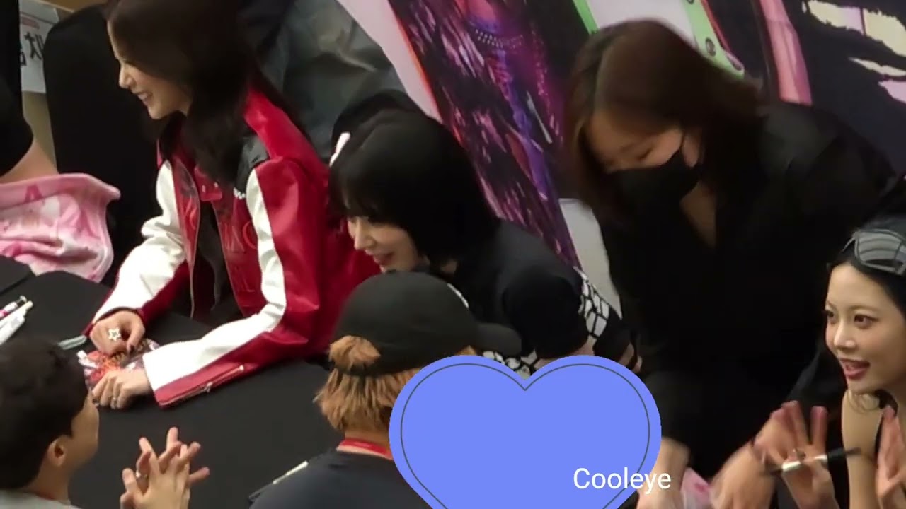 20251026 LE SSERAFIM (르세라핌) COEX 공개 팬사인회 Sakura Moments 2