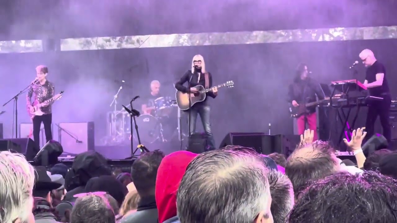 ‘Til Tuesday - Coming Up Close @ Cruel World Festival 2025