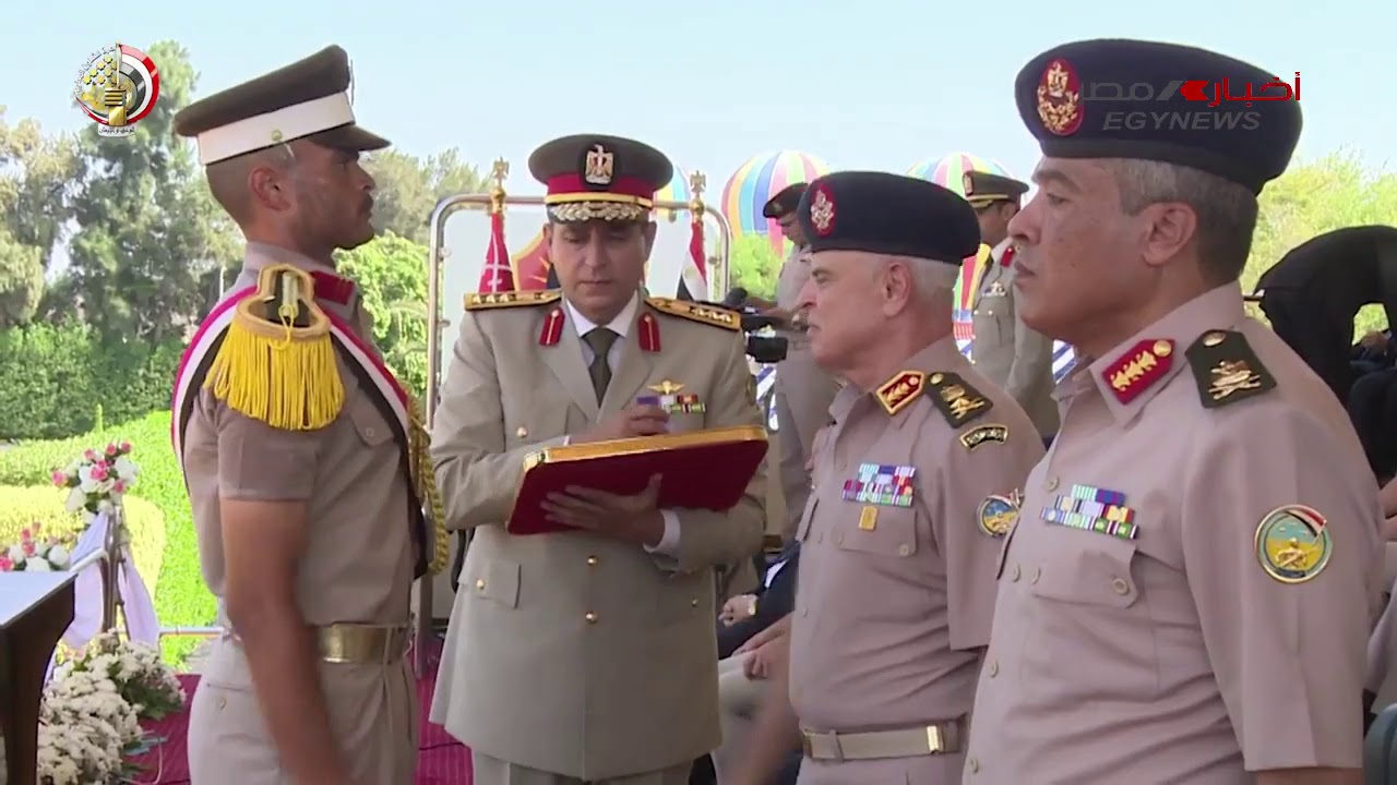 الفريق محمد فريد يشهد حفل تخرج الدفعة ( 156 ) من كلية الضباط الاحتياط
