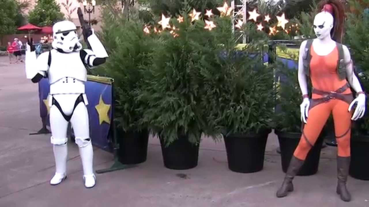 Hyperspace Hoopla Off Stage Antics At Disney Hollywood Studios Star Wars Weekends