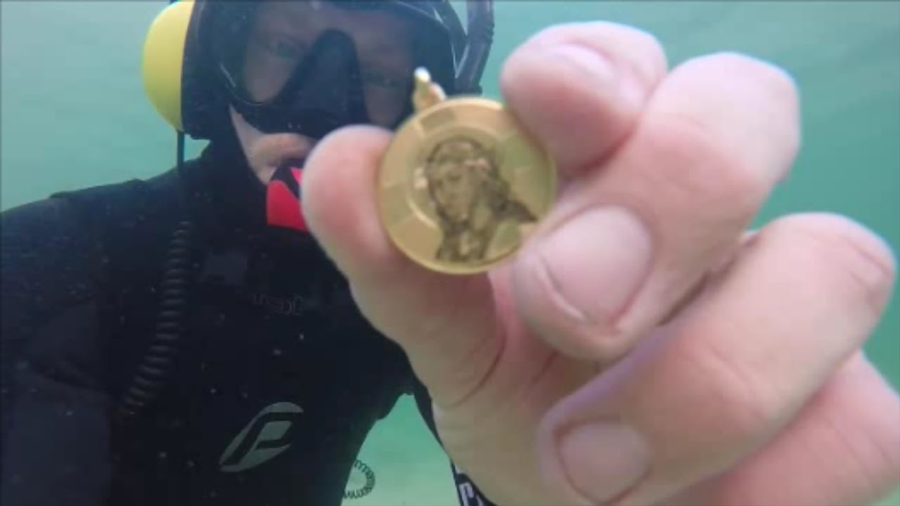TREASURE FOUND IN THE OCEAN! Guns, Gold, Silver, Cell Phone & Coins Metal Detecting Underwater!