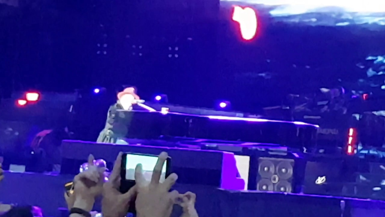 Guns n' Roses : November Rain live at Paris stade de france 07/07/2017 HD