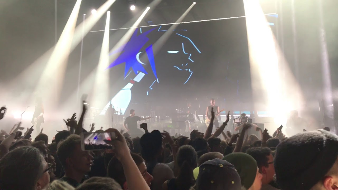 Gorillaz - Clint Eastwood (Live @ Hamburg)