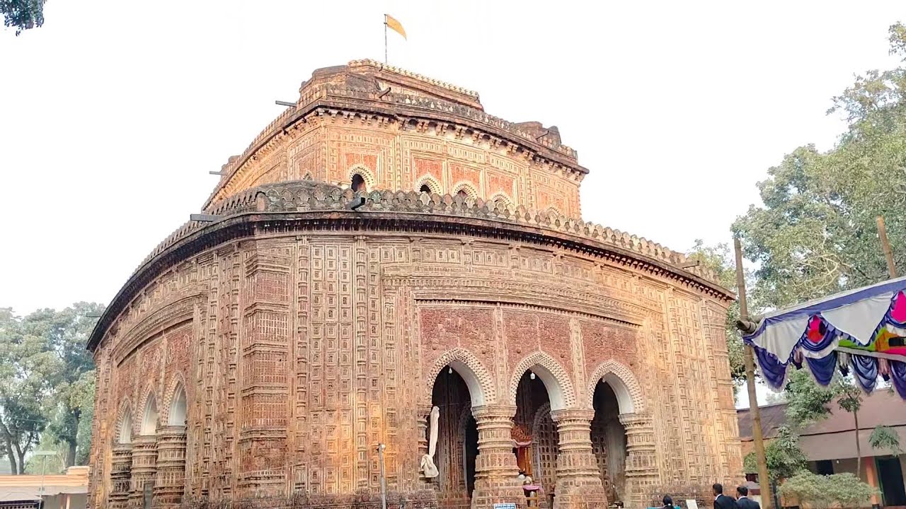 দিনাজপুর ভ্রমণের অন্যতম আকর্ষণ—কান্তজিউ মন্দির। অসাধারণ এই পোড়ামাটির কাজ স্বচক্ষে দেখে আসুন |