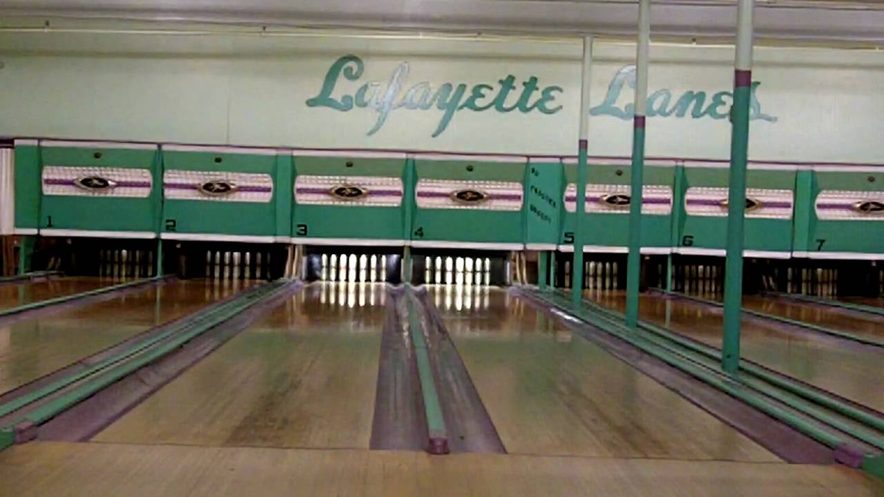 Me vs. Brian Fuller Jr. at Lafayette Lanes (11/5/09) (Game 2)
