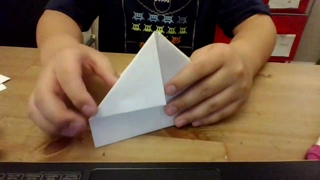 the origami house that turnes in to a table