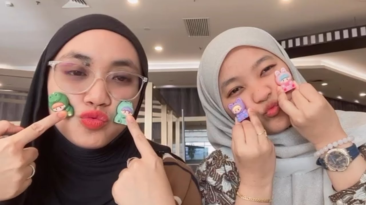 Blindbox unboxing with bestie 🫶🏻💋