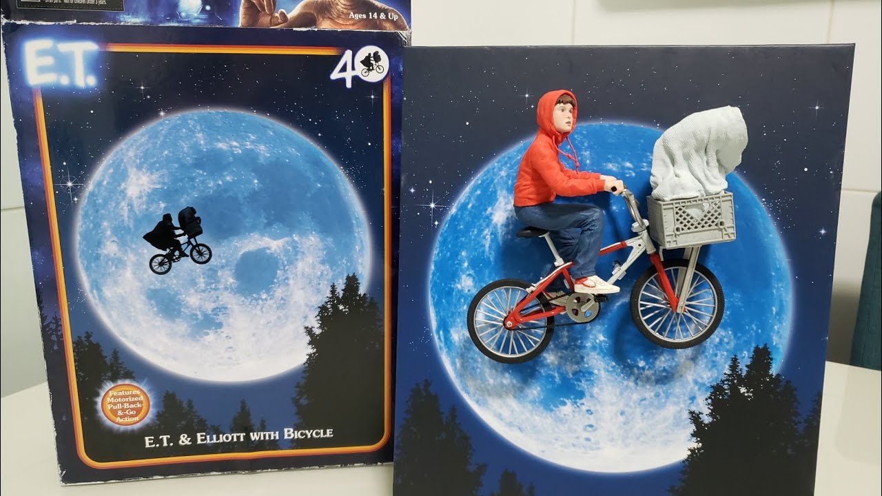 E.T & Elliot Witherspoon Bicycle 40 Anos  Neca PT/BR