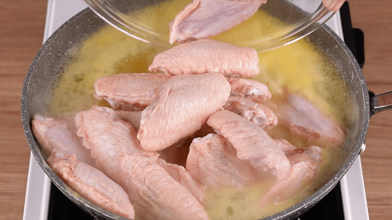 Я добавила апельсиновый сок и теперь готовлю куриные крылышки только так.