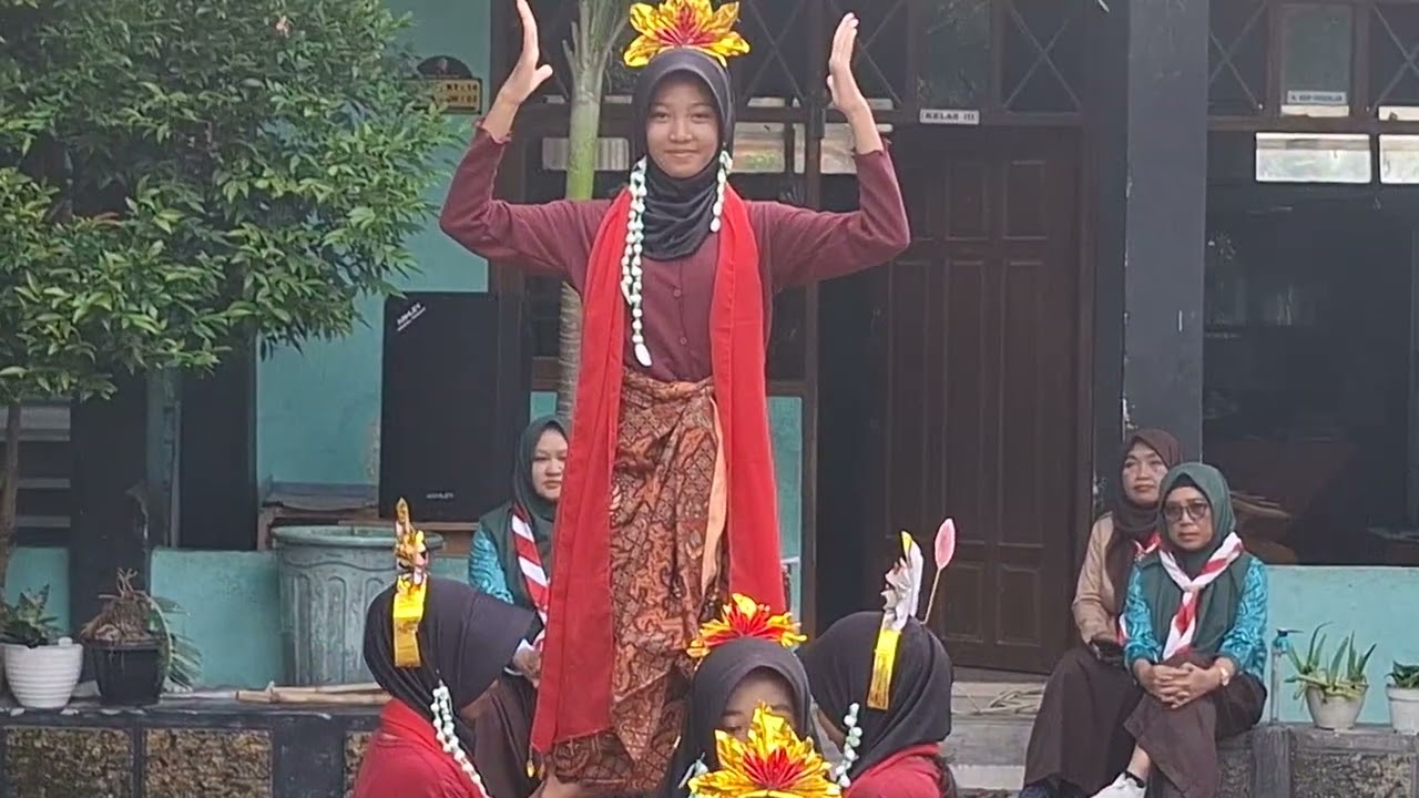 TARI KIRANA PUTRI DARI MI MAFATIHUL HUDA KEDATON 