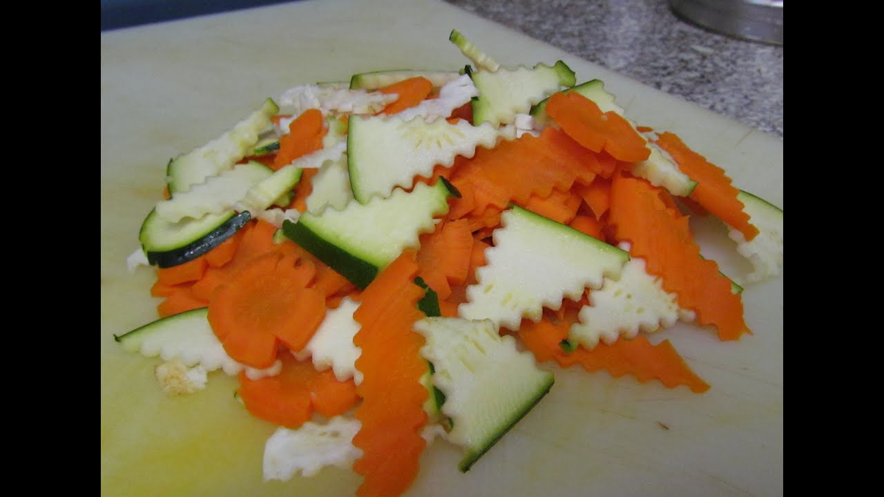 Cách thái rau nhanh và đẹp - Cut vegetables quickly and beautiful-Gemüse schöne schneiden.