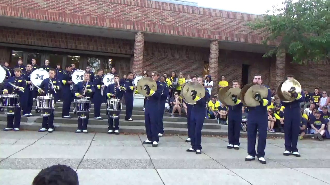 Michigan Marching Band Drumline Step Show 10 7 2017 w/ 1st First Quarter