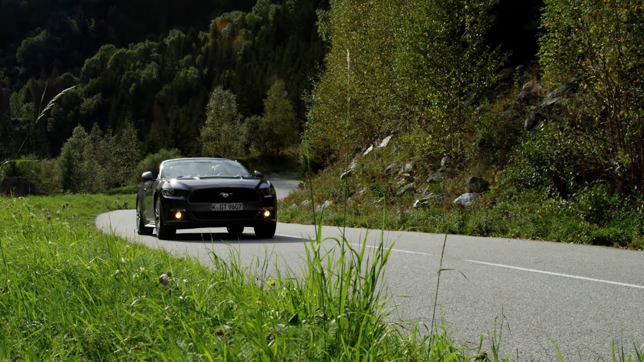 Ford Mustang Convertible 2.3 Tackles the D526 & D926 in The Alps