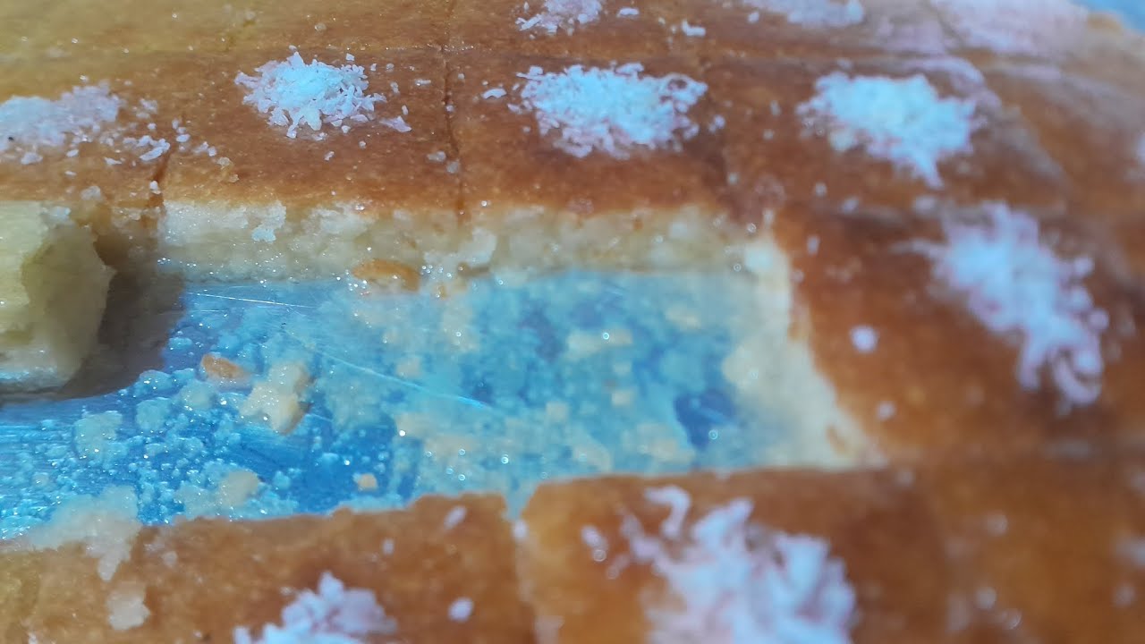 أحلي من الهريسه واطعم من البوسبه 😘بكوب دقيق وكوب صميد هتعملي احلي حلو سهل كيكة الروان 