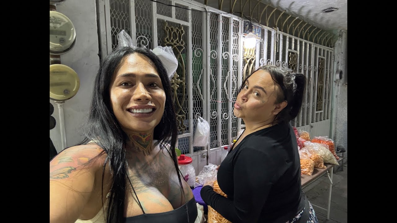 Kary Torres Oficial está en vivo Visitando yumikay con Grecia