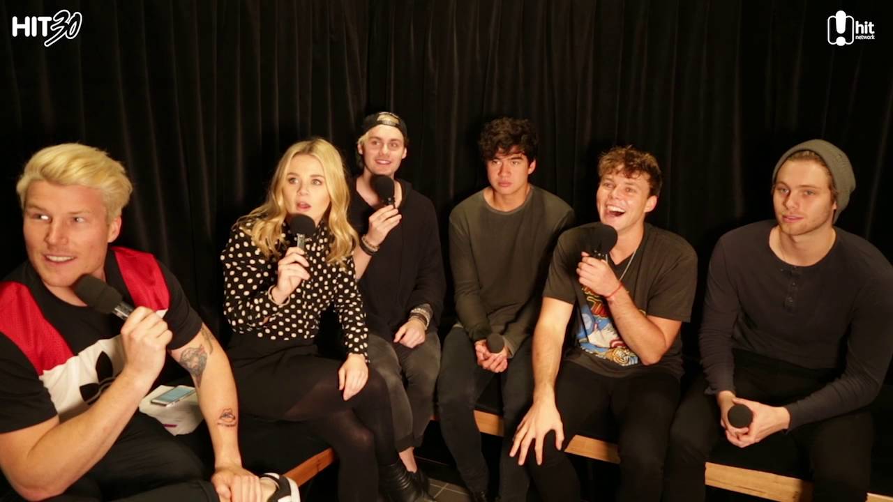 Hanging Out Backstage with 5SOS In Melbourne!