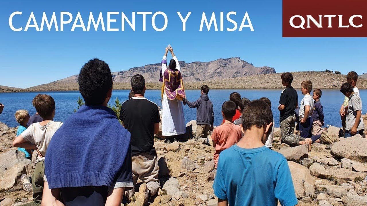 Misa tradicional en campamento de niños