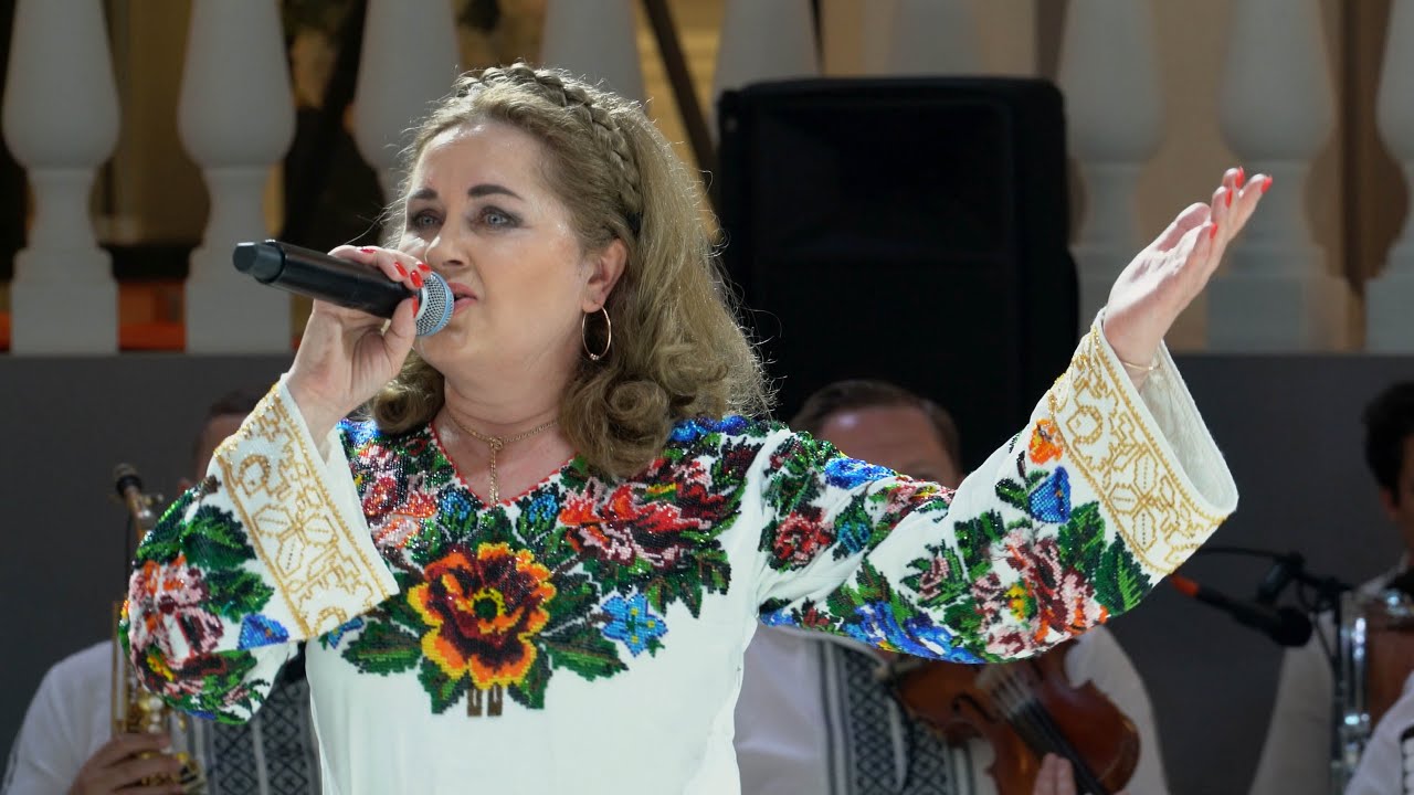 Natalita Munteanu live la nuntă