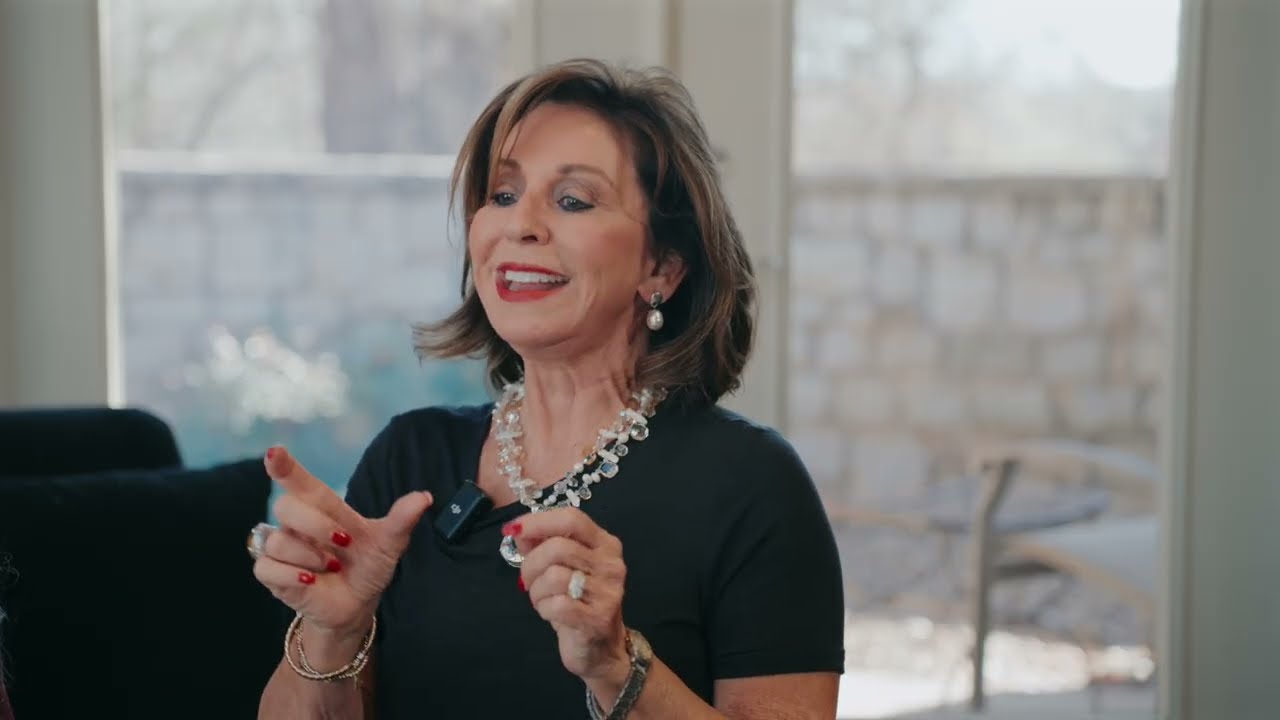 Victoria Woods “The Financial Diva”: Fashion, Finance & Fearless Advice | Laura’s Social Corner