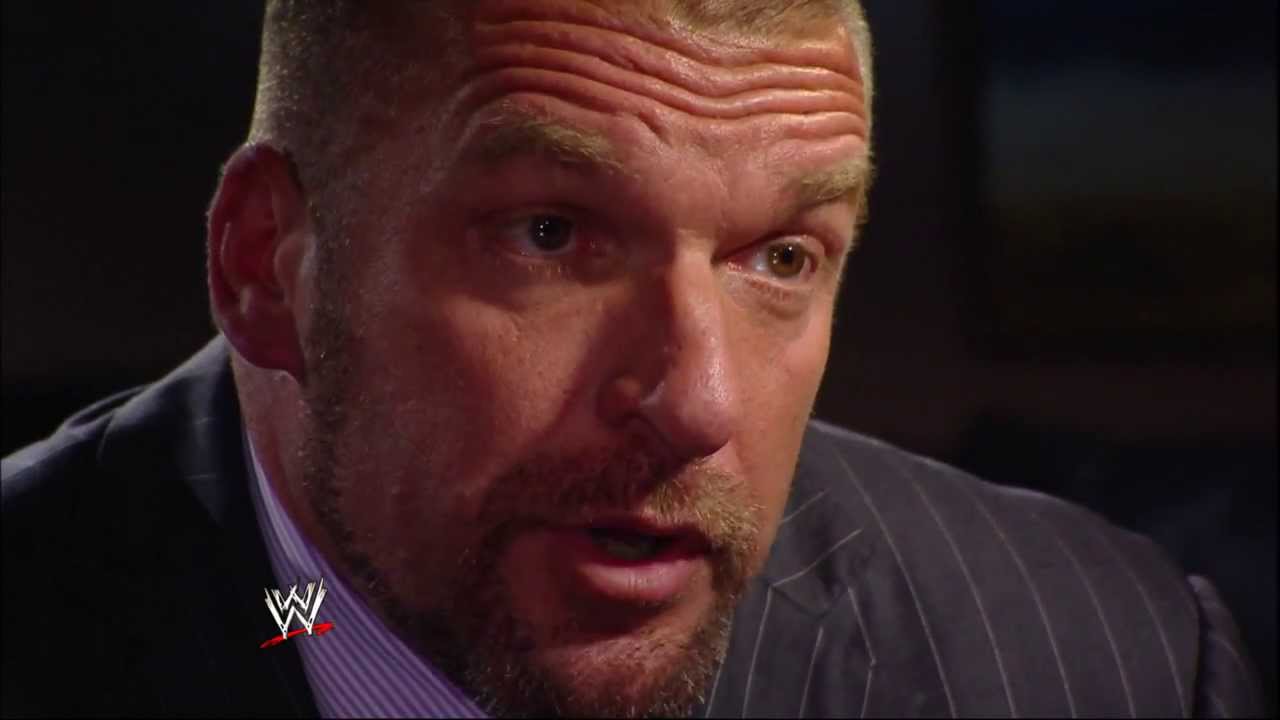 Triple H встречается лицом к лицу с Майклом Коулом в жарком интервью