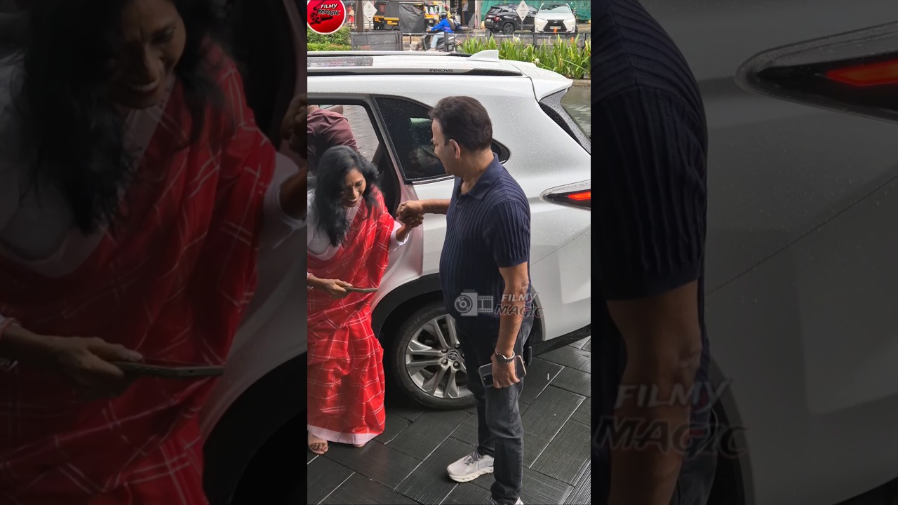 ഭാര്യക്കൊപ്പം റോന്ത് സിനിമ കാണാൻ എത്തിയ മേജർ രവി❤️#majorravi #wife #family