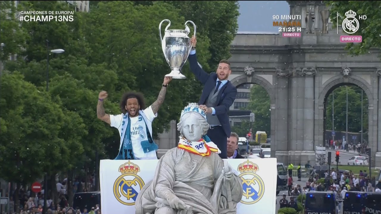 REAL MADRID FIESTA en CIBELES LaDecimoTercera #CHAMP13NS #HalaMadrid (27/05/2018)