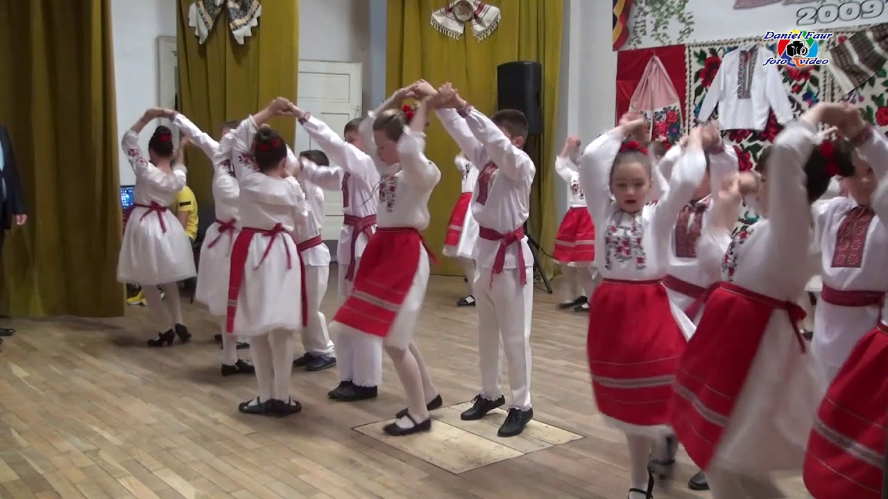Formatia  Casei de Cultura Macea - Joc de pe Valea Muresului