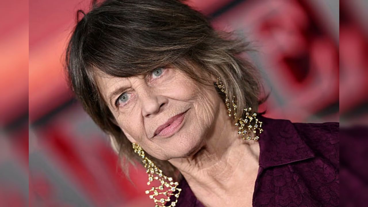 Linda Hamilton Lived A Double Life For 30 Years, And No One Knew—Until Now