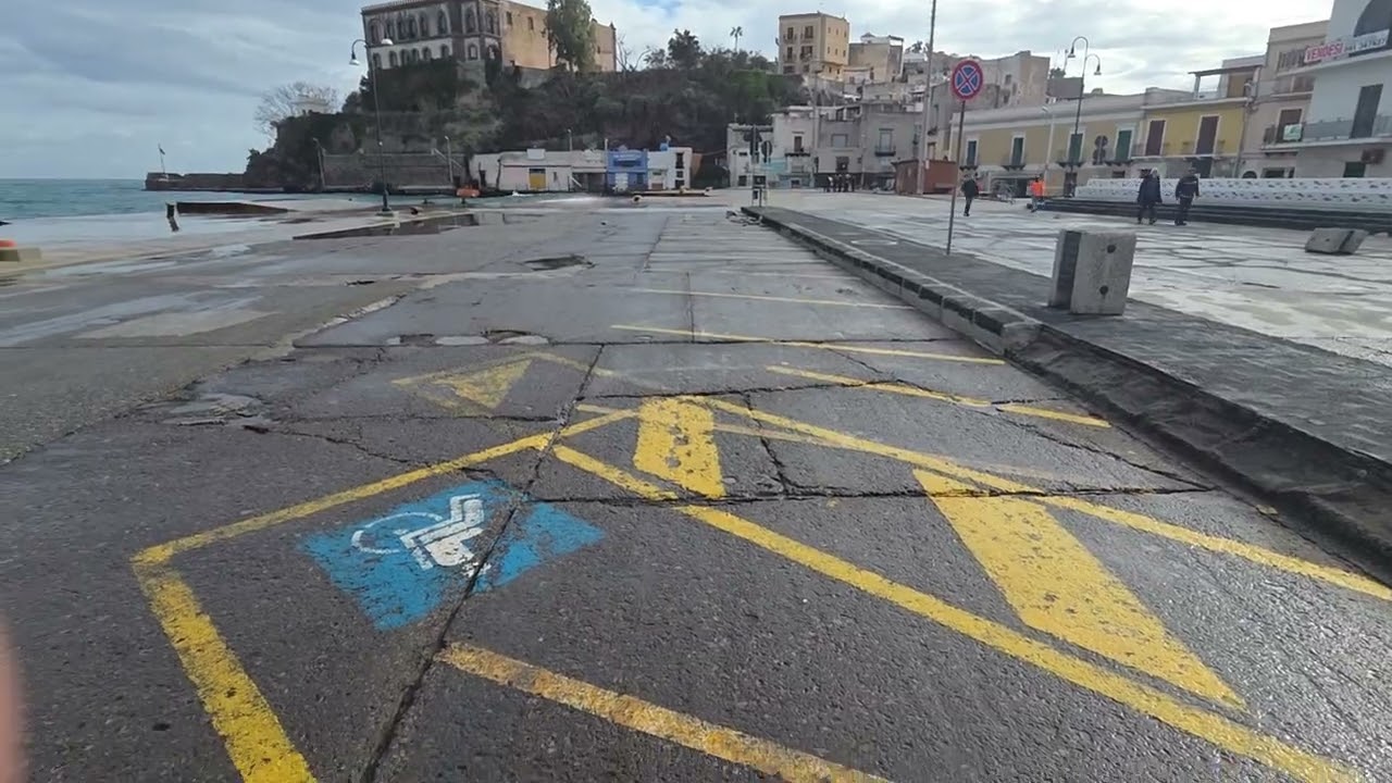 Lipari, il sindaco Gullo : Ripristinare subito gli scali